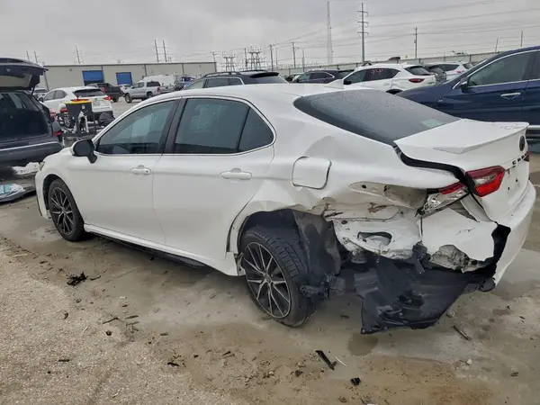 4T1G11AK1MU553882 2021 TOYOTA CAMRY - Image 2