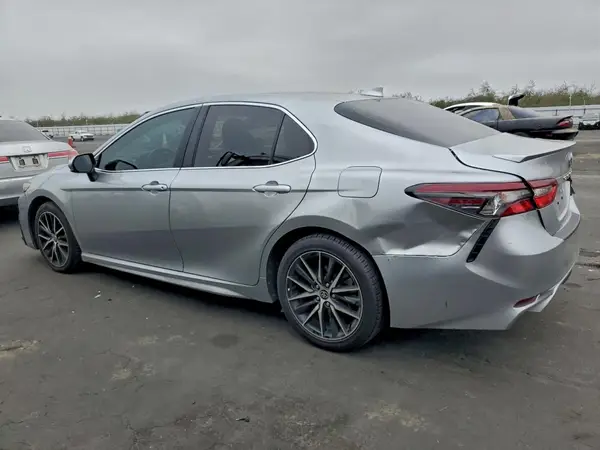 4T1G11AK1MU554529 2021 TOYOTA CAMRY - Image 2
