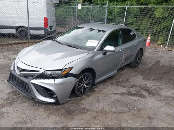 4T1G11AK1MU558855 2021 TOYOTA CAMRY - Image 2