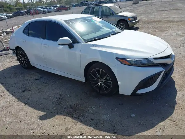 4T1G11AK1MU559746 2021 TOYOTA CAMRY - Image 1