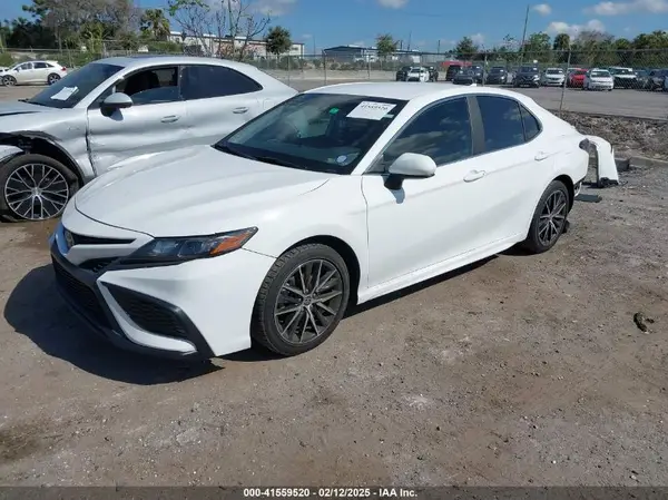 4T1G11AK1MU559746 2021 TOYOTA CAMRY - Image 2