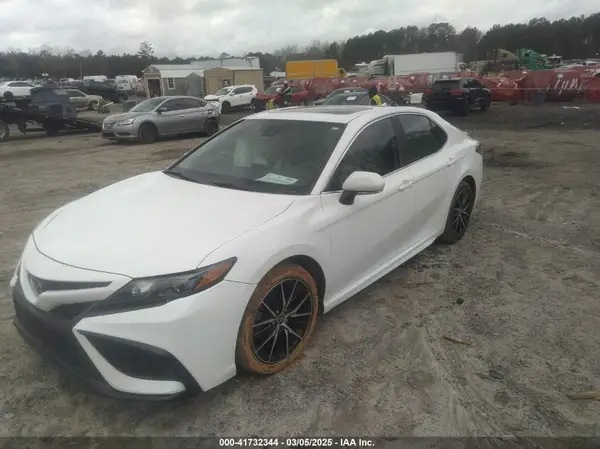 4T1G11AK1MU560623 2021 TOYOTA CAMRY - Image 2