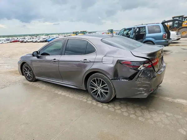 4T1G11AK1MU561142 2021 TOYOTA CAMRY - Image 2