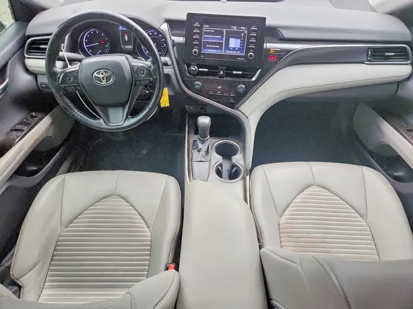 4T1G11AK1MU561142 2021 TOYOTA CAMRY - Image 8
