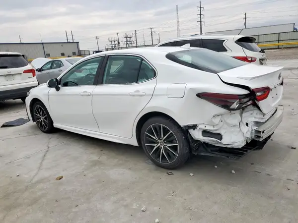 4T1G11AK1MU562095 2021 TOYOTA CAMRY - Image 2