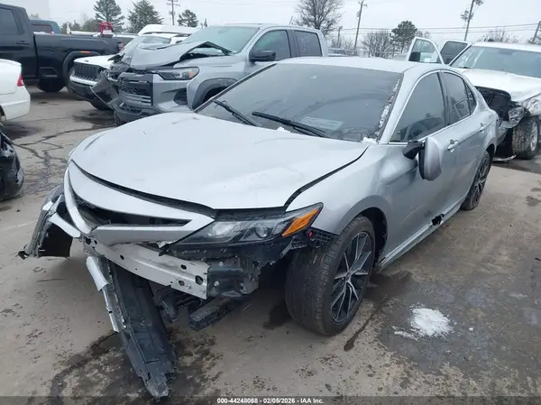 4T1G11AK1MU563179 2021 TOYOTA CAMRY - Image 2