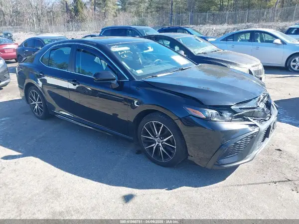 4T1G11AK1MU565742 2021 TOYOTA CAMRY - Image 1