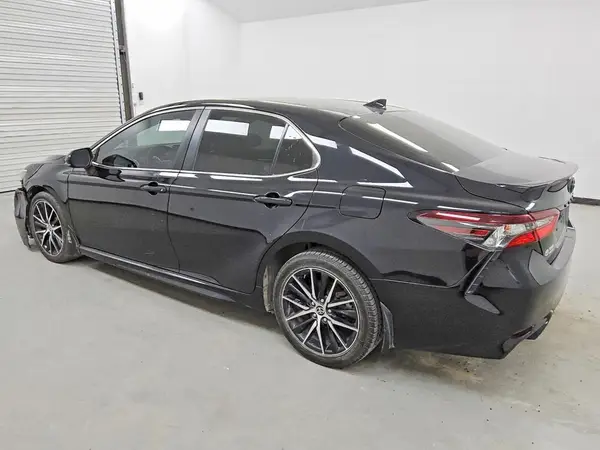 4T1G11AK1MU569418 2021 TOYOTA CAMRY - Image 2