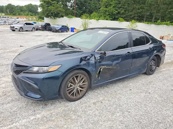 4T1G11AK1MU570942 2021 TOYOTA CAMRY - Image 1