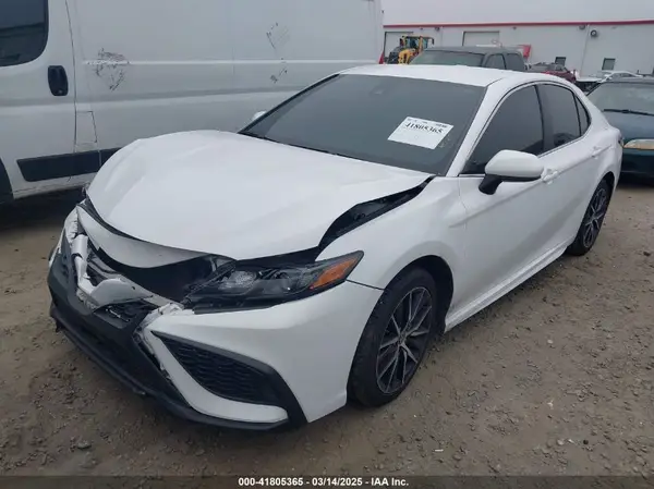 4T1G11AK1MU572982 2021 TOYOTA CAMRY - Image 2