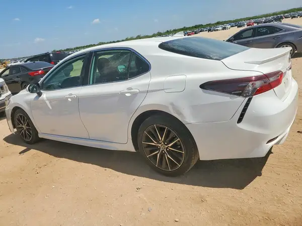 4T1G11AK1MU579205 2021 TOYOTA CAMRY - Image 2