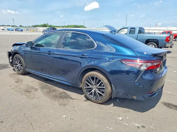 4T1G11AK1MU581455 2021 TOYOTA CAMRY - Image 2