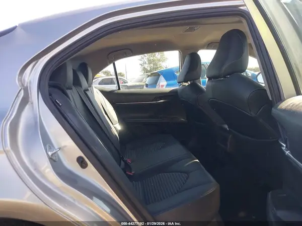 4T1G11AK1MU581679 2021 TOYOTA CAMRY - Image 8