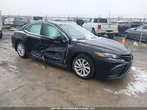 4T1G11AK1MU585179 2021 TOYOTA CAMRY - Image 1