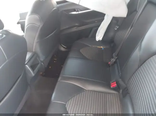 4T1G11AK1MU586414 2021 TOYOTA CAMRY - Image 8