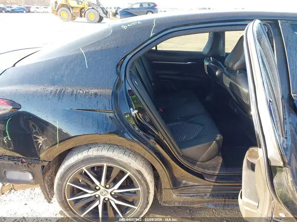 4T1G11AK1MU587191 2021 TOYOTA CAMRY - Image 8