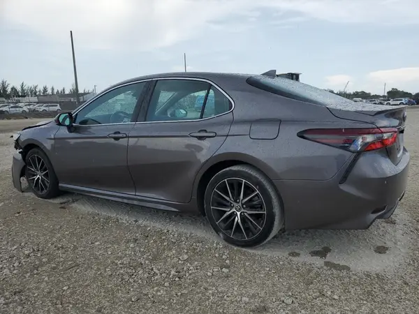 4T1G11AK1MU587255 2021 TOYOTA CAMRY - Image 2
