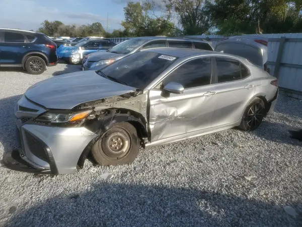 4T1G11AK1MU587644 2021 TOYOTA CAMRY - Image 1