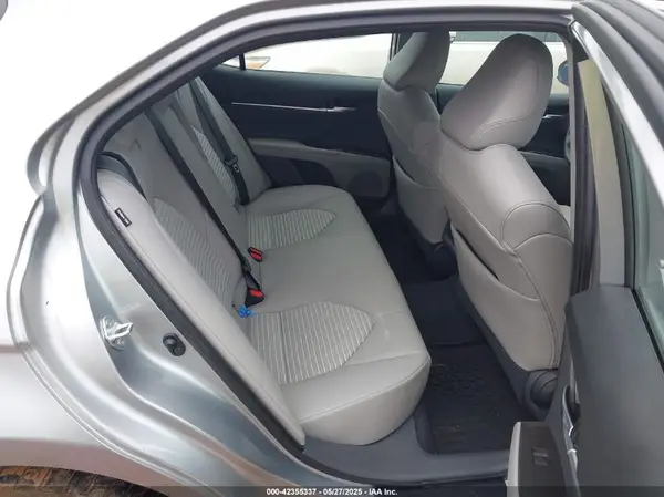4T1G11AK1MU587773 2021 TOYOTA CAMRY - Image 8