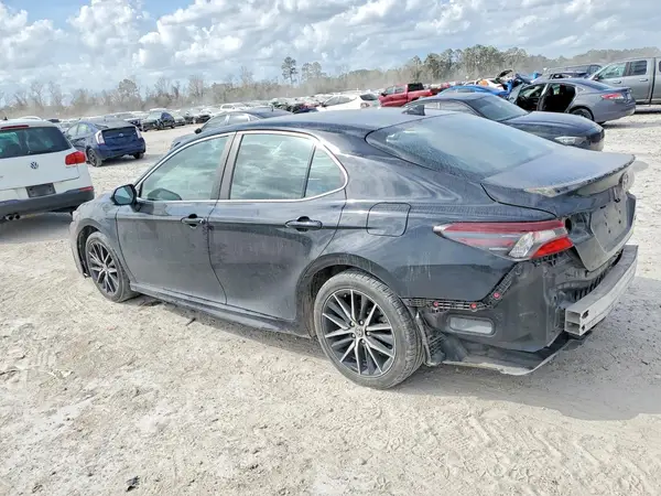 4T1G11AK1MU591175 2021 TOYOTA CAMRY - Image 2