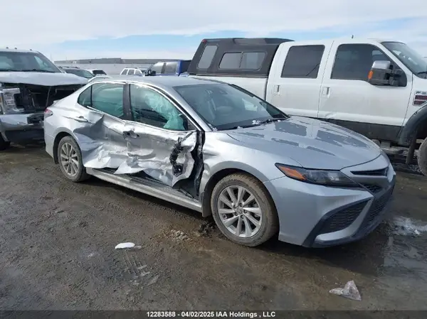 4T1G11AK1MU591905 2021 TOYOTA CAMRY - Image 1