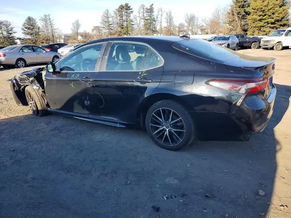 4T1G11AK1MU596991 2021 TOYOTA CAMRY - Image 2