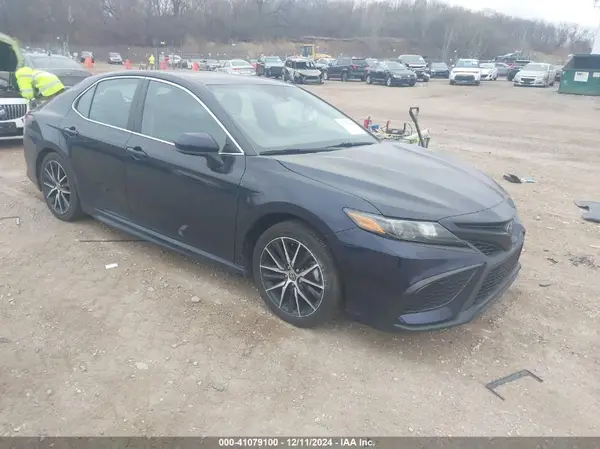 4T1G11AK1MU597624 2021 TOYOTA CAMRY - Image 1