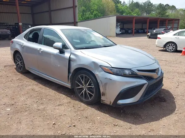 4T1G11AK1MU599101 2021 TOYOTA CAMRY - Image 1