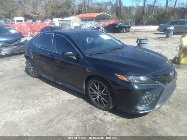 4T1G11AK1MU605494 2021 TOYOTA CAMRY - Image 1