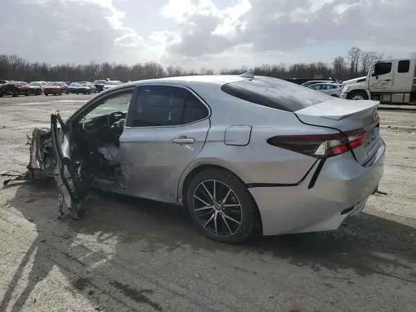 4T1G11AK1MU605737 2021 TOYOTA CAMRY - Image 2