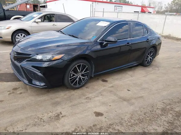 4T1G11AK1MU606581 2021 TOYOTA CAMRY - Image 2