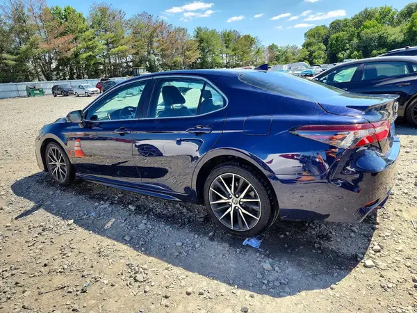 4T1G11AK1MU608072 2021 TOYOTA CAMRY - Image 2