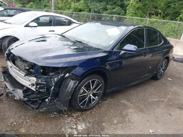 4T1G11AK1MU612042 2021 TOYOTA CAMRY - Image 2