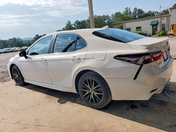 4T1G11AK1MU612669 2021 TOYOTA CAMRY - Image 2