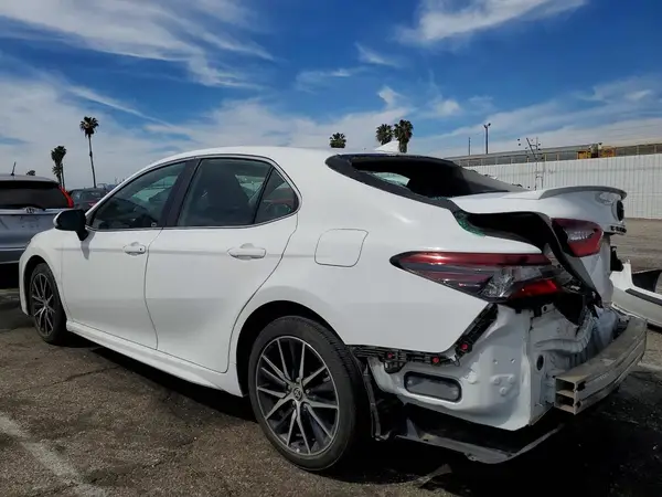 4T1G11AK1MU613241 2021 TOYOTA CAMRY - Image 2