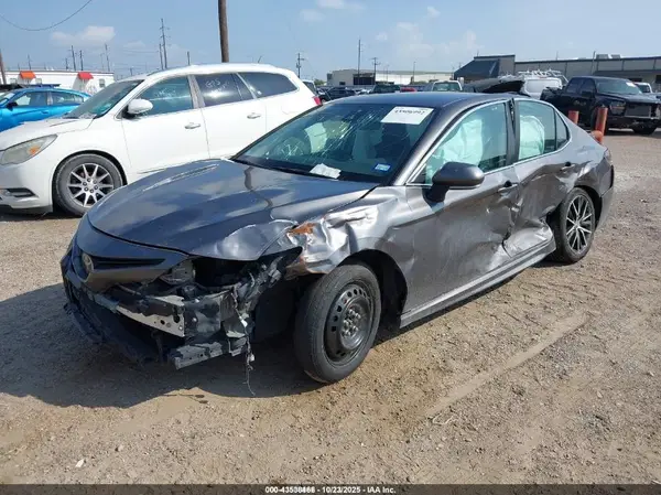 4T1G11AK1NU005303 2022 TOYOTA CAMRY - Image 2