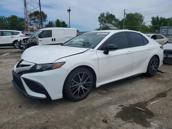 4T1G11AK1NU017662 2022 TOYOTA CAMRY - Image 1