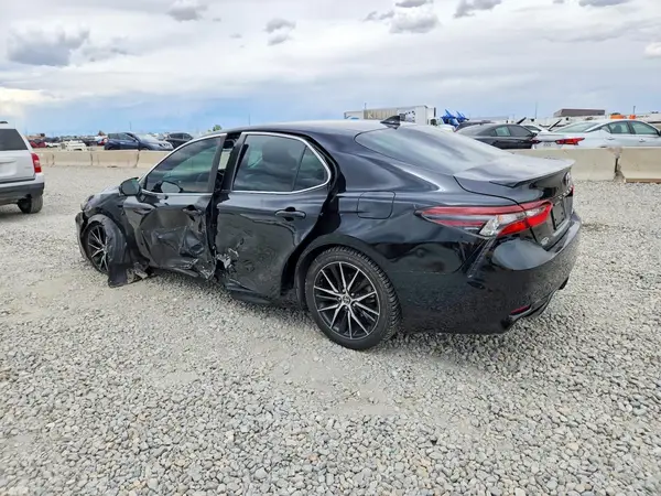 4T1G11AK1NU018133 2022 TOYOTA CAMRY - Image 2