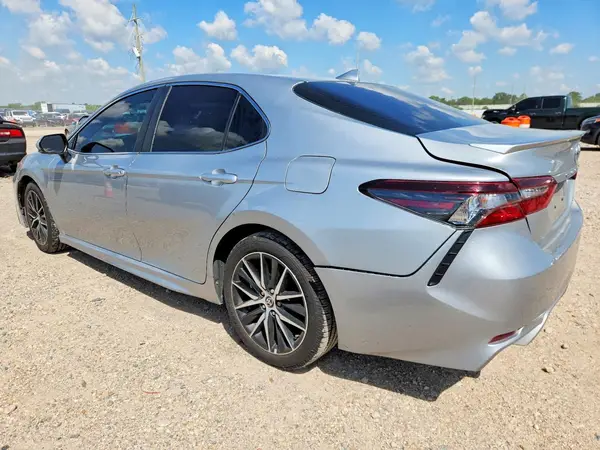 4T1G11AK1NU019606 2022 TOYOTA CAMRY - Image 2