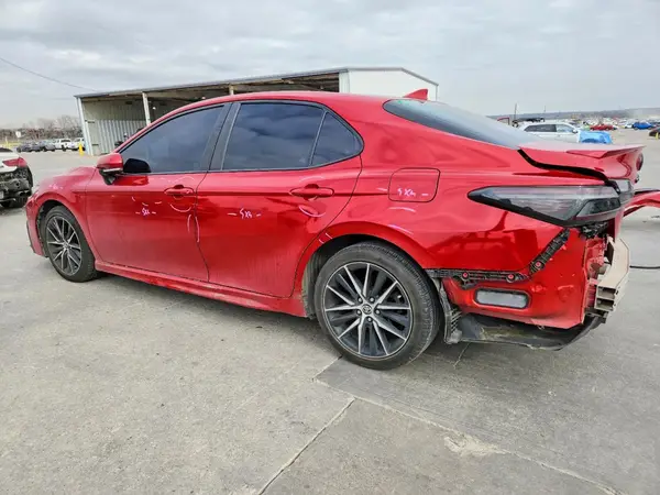 4T1G11AK1NU021016 2022 TOYOTA CAMRY - Image 2