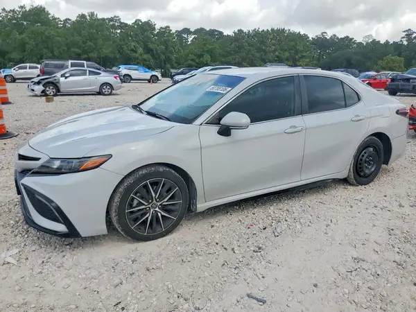 4T1G11AK1NU024885 2022 TOYOTA CAMRY - Image 1