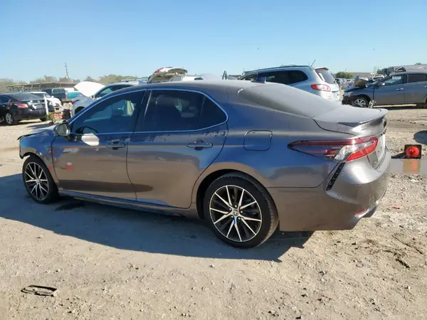 4T1G11AK1NU028709 2022 TOYOTA CAMRY - Image 2