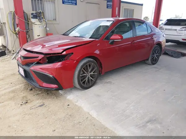 4T1G11AK1NU036311 2022 TOYOTA CAMRY - Image 2