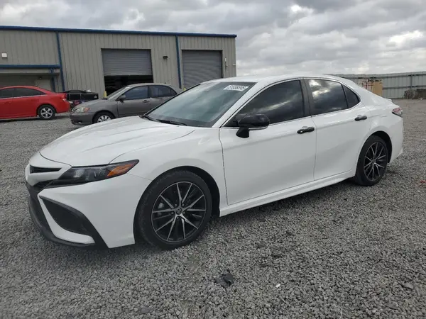4T1G11AK1NU037507 2022 TOYOTA CAMRY - Image 1