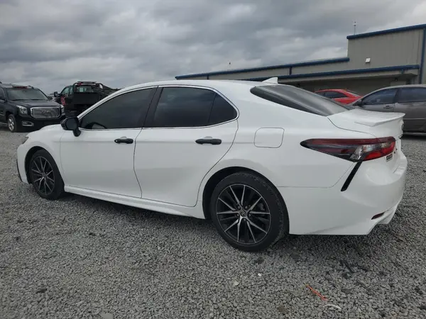 4T1G11AK1NU037507 2022 TOYOTA CAMRY - Image 2