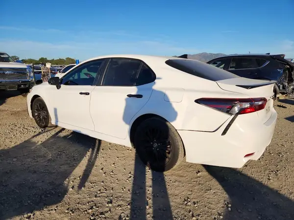 4T1G11AK1NU039659 2022 TOYOTA CAMRY - Image 2