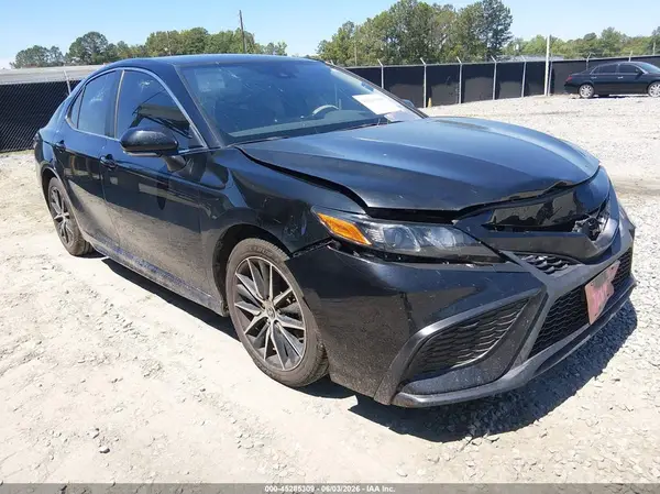 4T1G11AK1NU041945 2022 TOYOTA CAMRY - Image 1