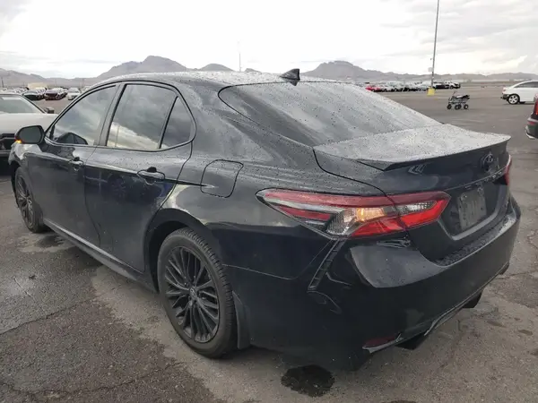 4T1G11AK1NU042027 2022 TOYOTA CAMRY - Image 2