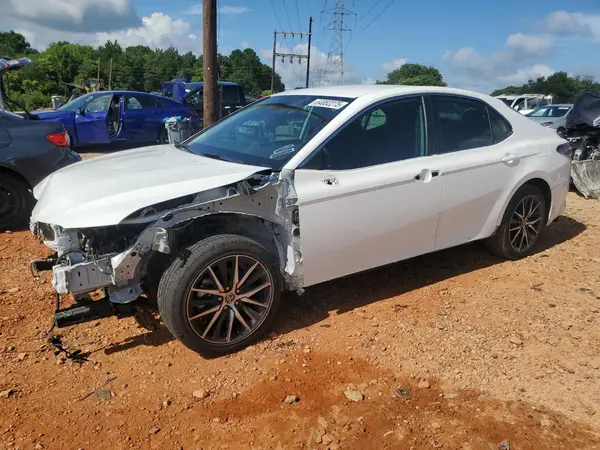 4T1G11AK1NU042464 2022 TOYOTA CAMRY - Image 1