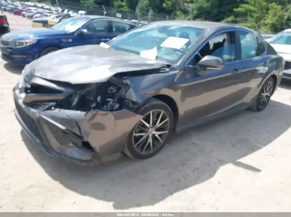 4T1G11AK1NU047227 2022 TOYOTA CAMRY - Image 2